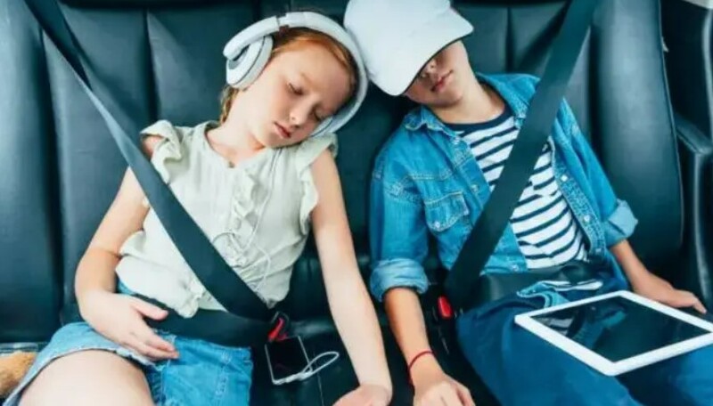 خطرات خوابیدن در خودرو